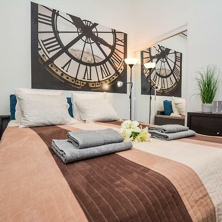 Timeless Apartment With Free Private Parking Budapest Esterno foto