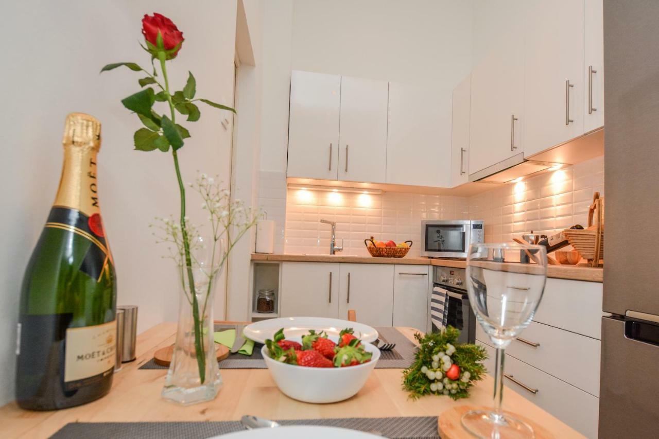 Timeless Apartment With Free Private Parking Budapest Esterno foto