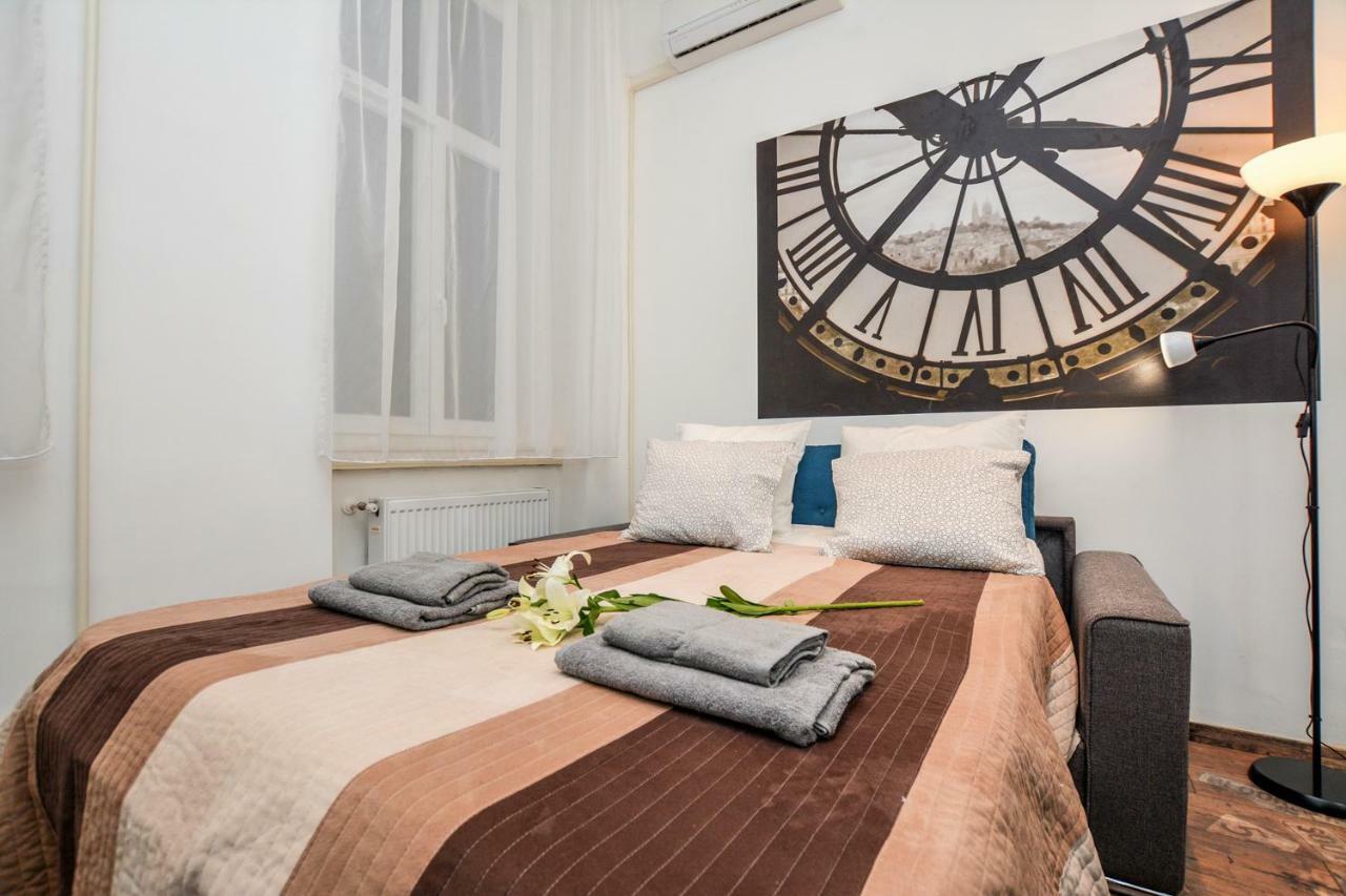 Timeless Apartment With Free Private Parking Budapest Esterno foto
