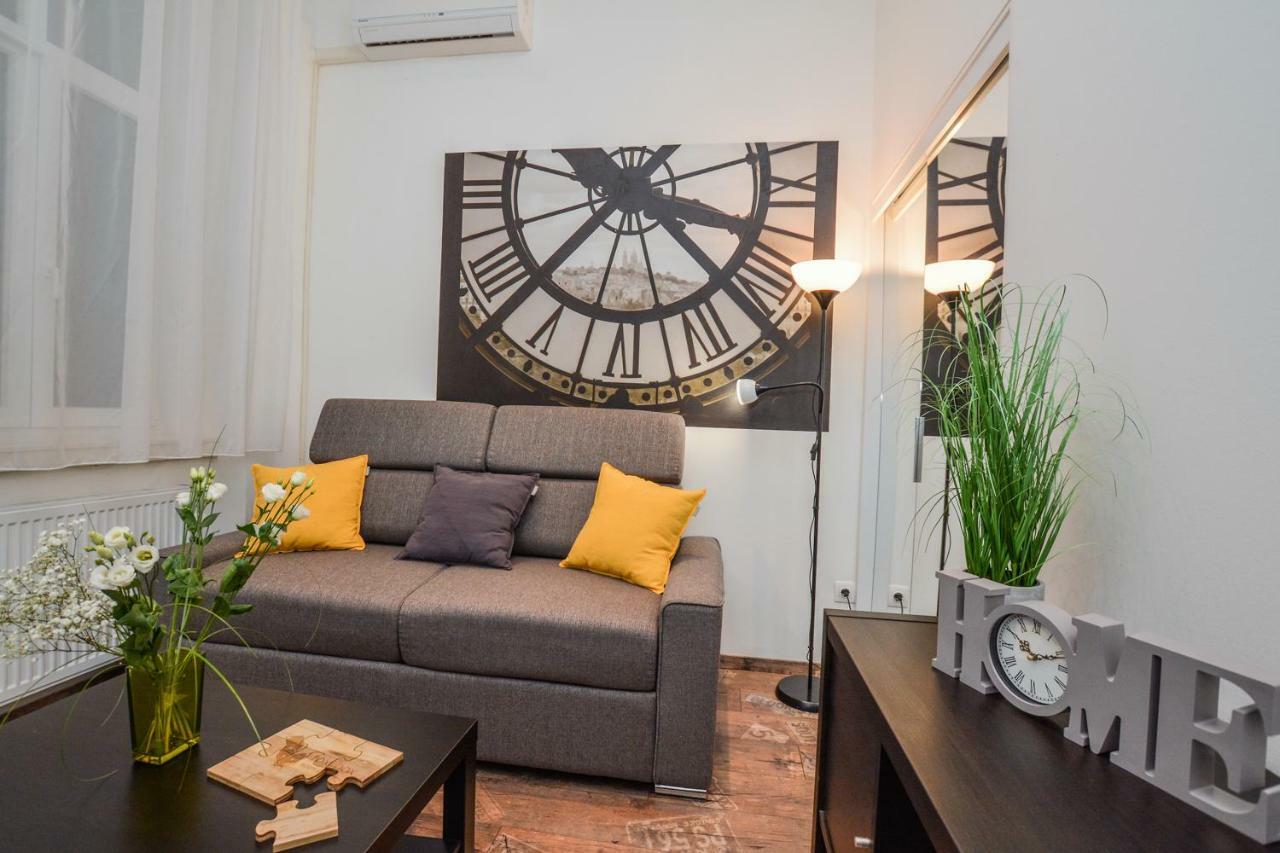 Timeless Apartment With Free Private Parking Budapest Esterno foto