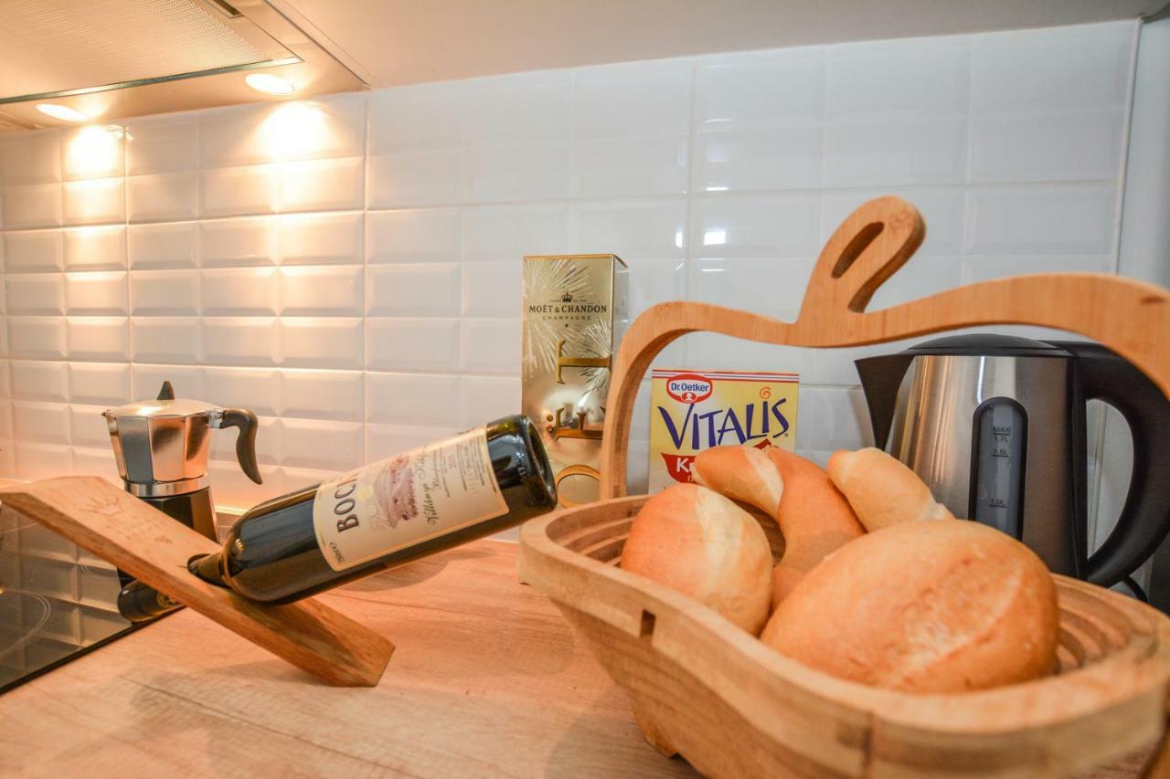 Timeless Apartment With Free Private Parking Budapest Esterno foto