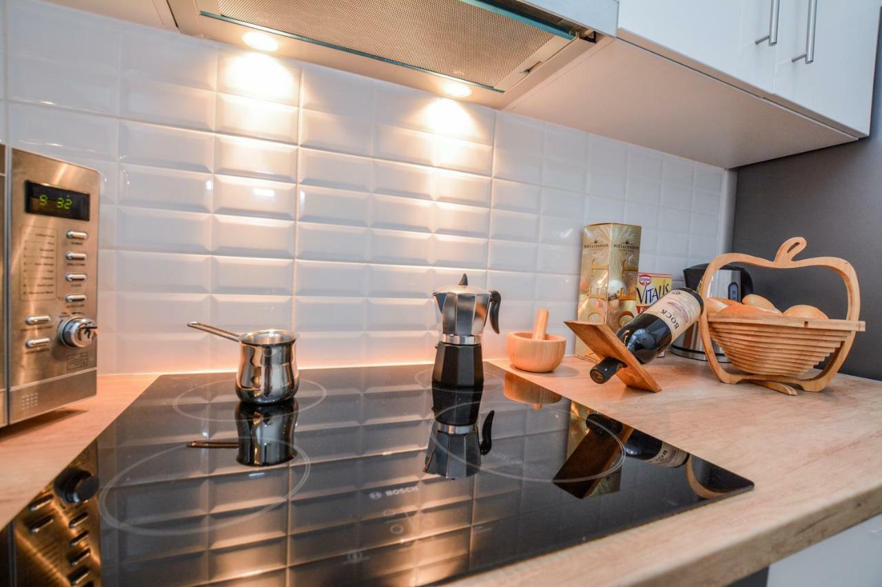 Timeless Apartment With Free Private Parking Budapest Esterno foto